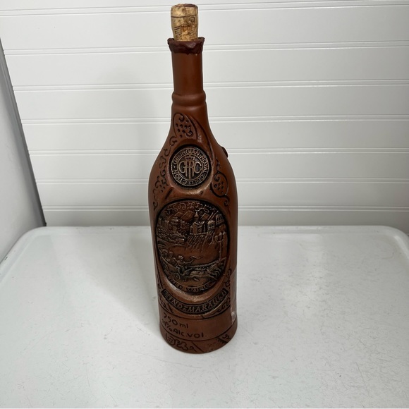 Kindzmarauli Georgian empty collectors bottle - Picture 2 of 9